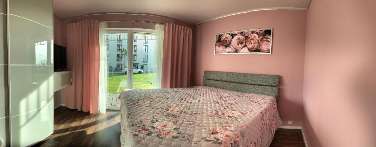 Krejcarek Garden Apartment براغ المظهر الخارجي الصورة