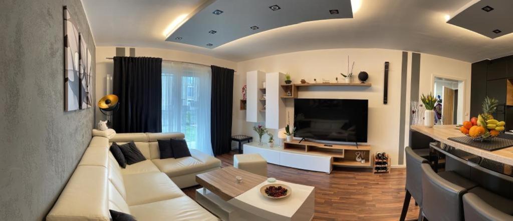 Krejcarek Garden Apartment براغ المظهر الخارجي الصورة