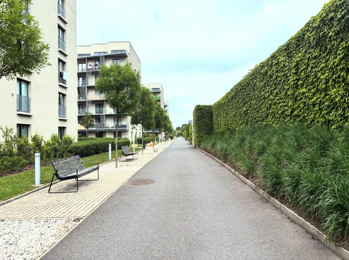 Krejcarek Garden Apartment براغ المظهر الخارجي الصورة