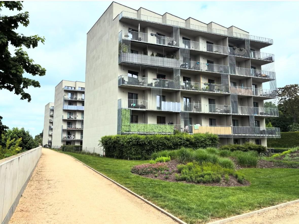 Krejcarek Garden Apartment براغ المظهر الخارجي الصورة